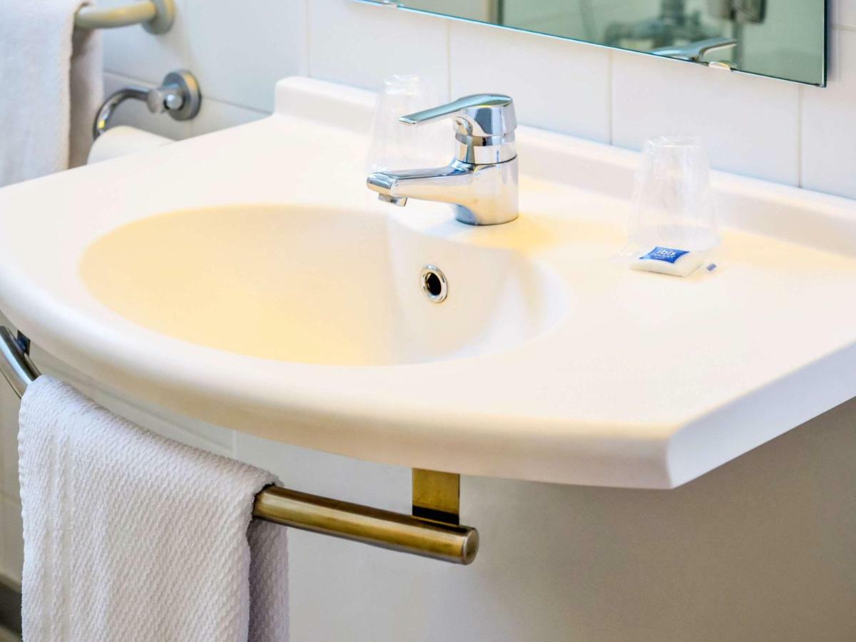 Ibis Budget Pau Lescar Exterior photo