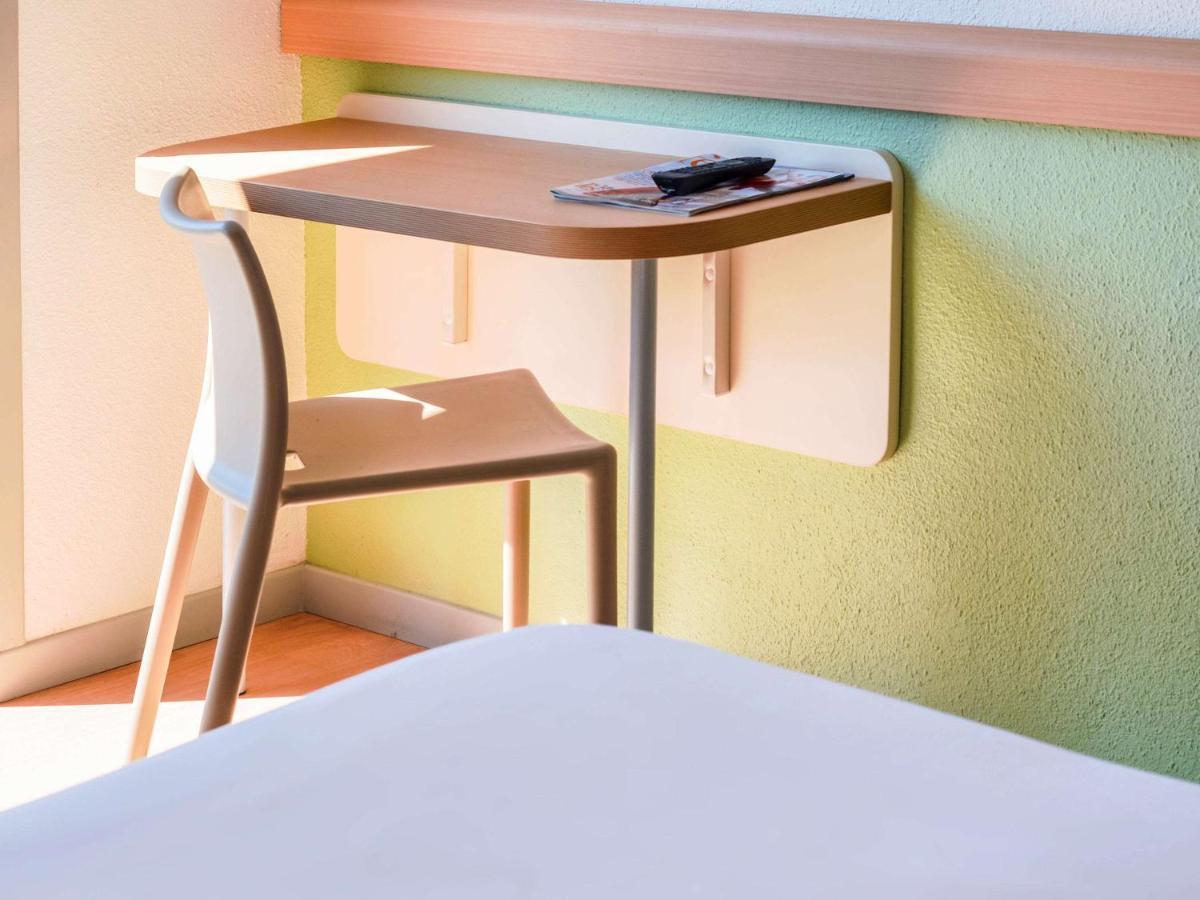 Ibis Budget Pau Lescar Exterior photo